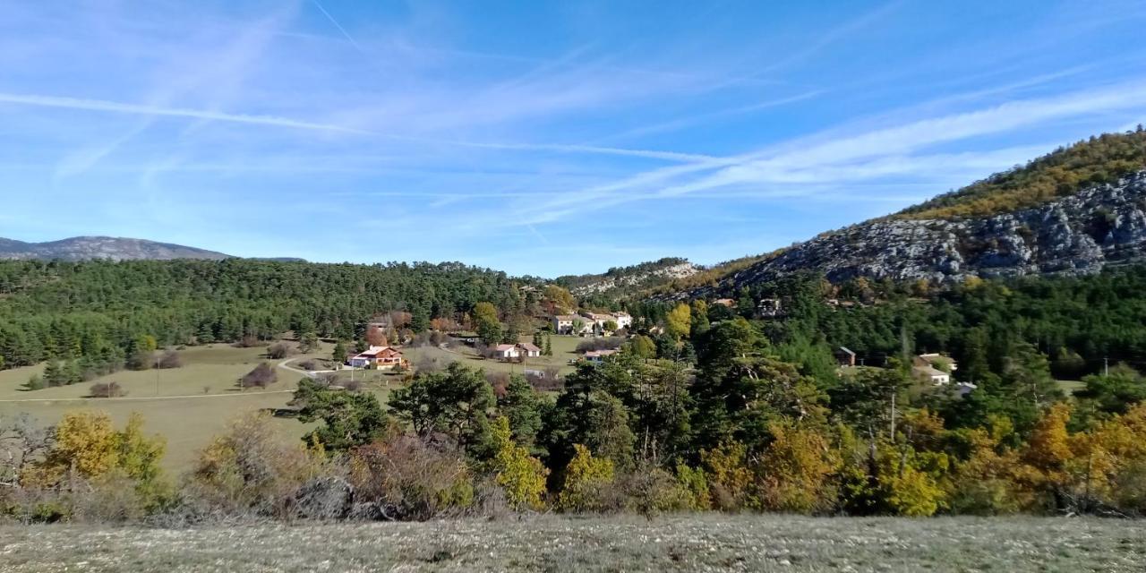 Montagne, Mer Et Verdon Séranon Esterno foto
