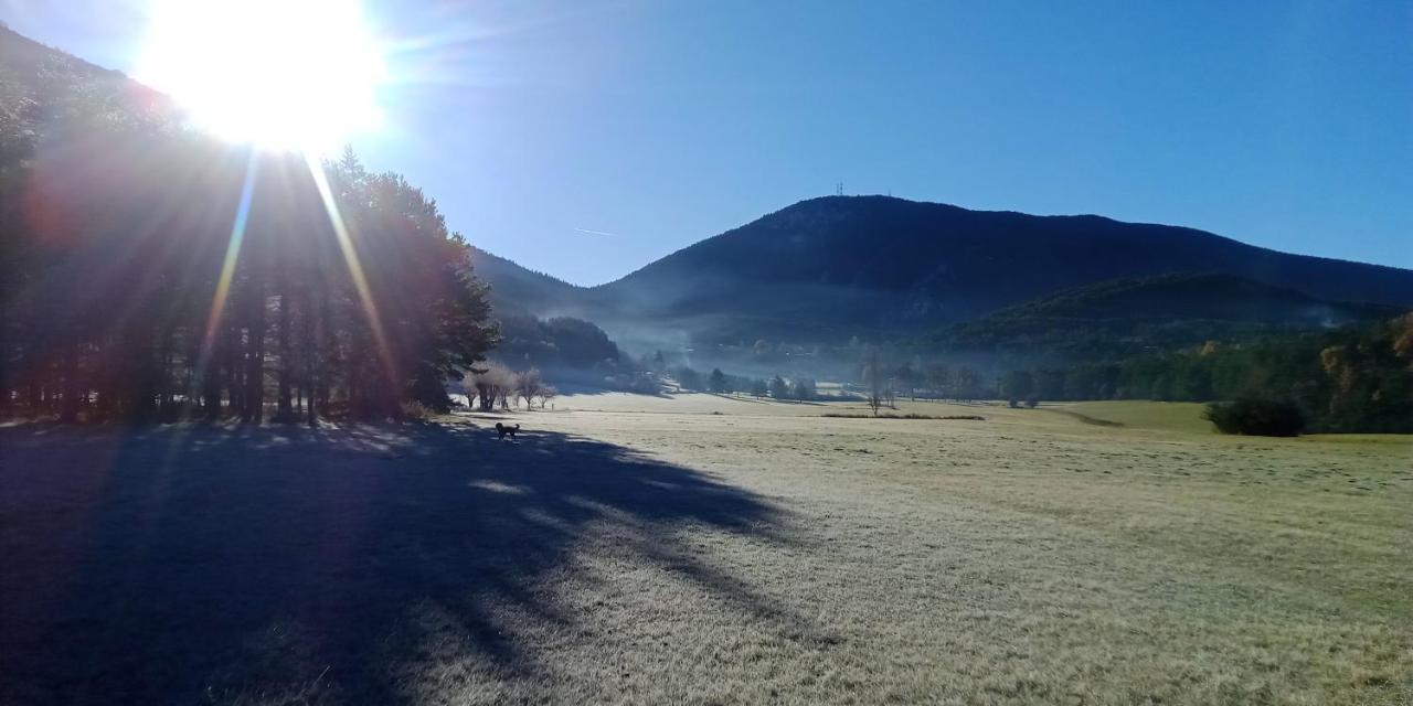 Montagne, Mer Et Verdon Séranon Esterno foto