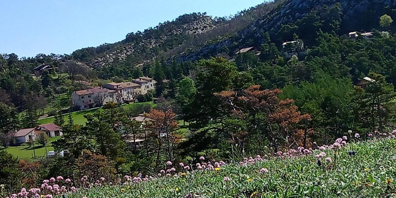 Montagne, Mer Et Verdon Séranon Esterno foto